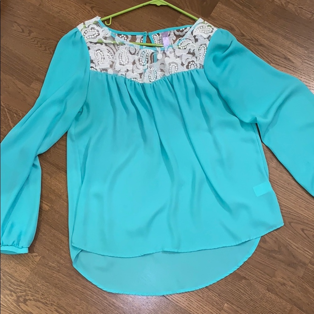 Seafoam green and white lace long sleeve blouse
